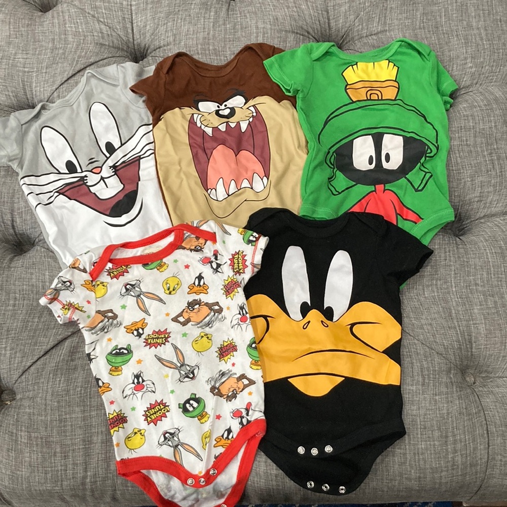 Looney Tunes 5 Piece Onesie Bubdle, 6-9 Month